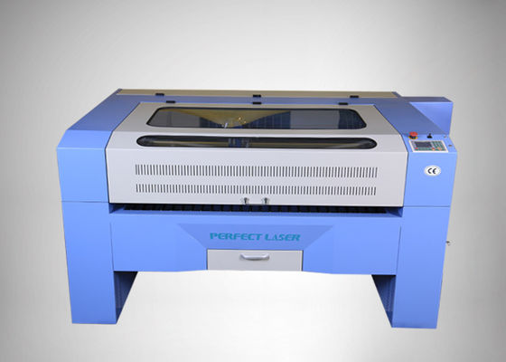 Machine de découpe au laser mixte à CO2 de 150w pour acier inoxydable / acier au carbone / MDF / bois