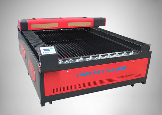 découpeuse de laser de CO2 du lit plat 100W avec le système de refroidissement et de protection de l'eau