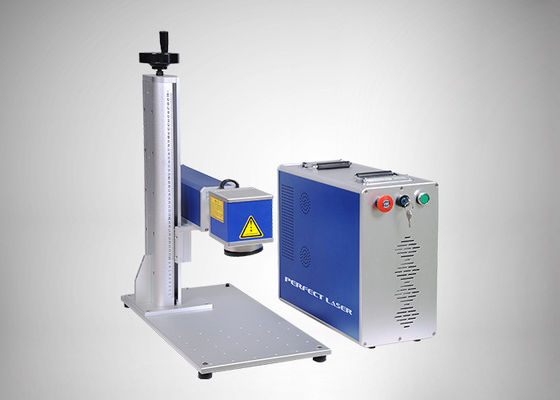 Machine de gravure de marquage laser à fibre métallique de bureau à grande vitesse 20W 30W 50W