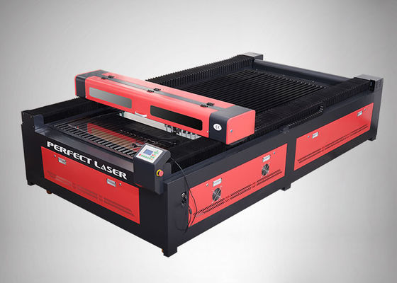Machine de découpe au laser de CO2 de grande taille 1300x2500MM avec refroidissement à l'eau pour le cuir en tissu
